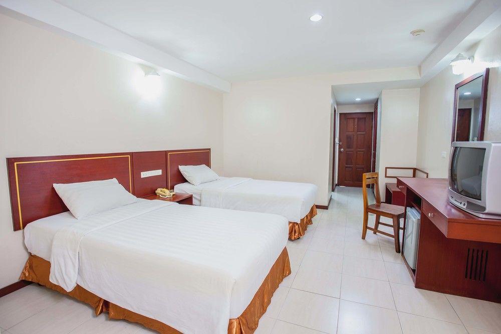 Eastiny Place Hotel 3*