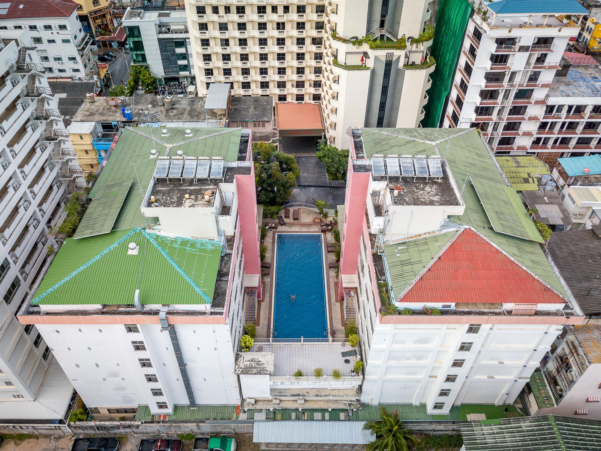 Eastiny Place Hotel