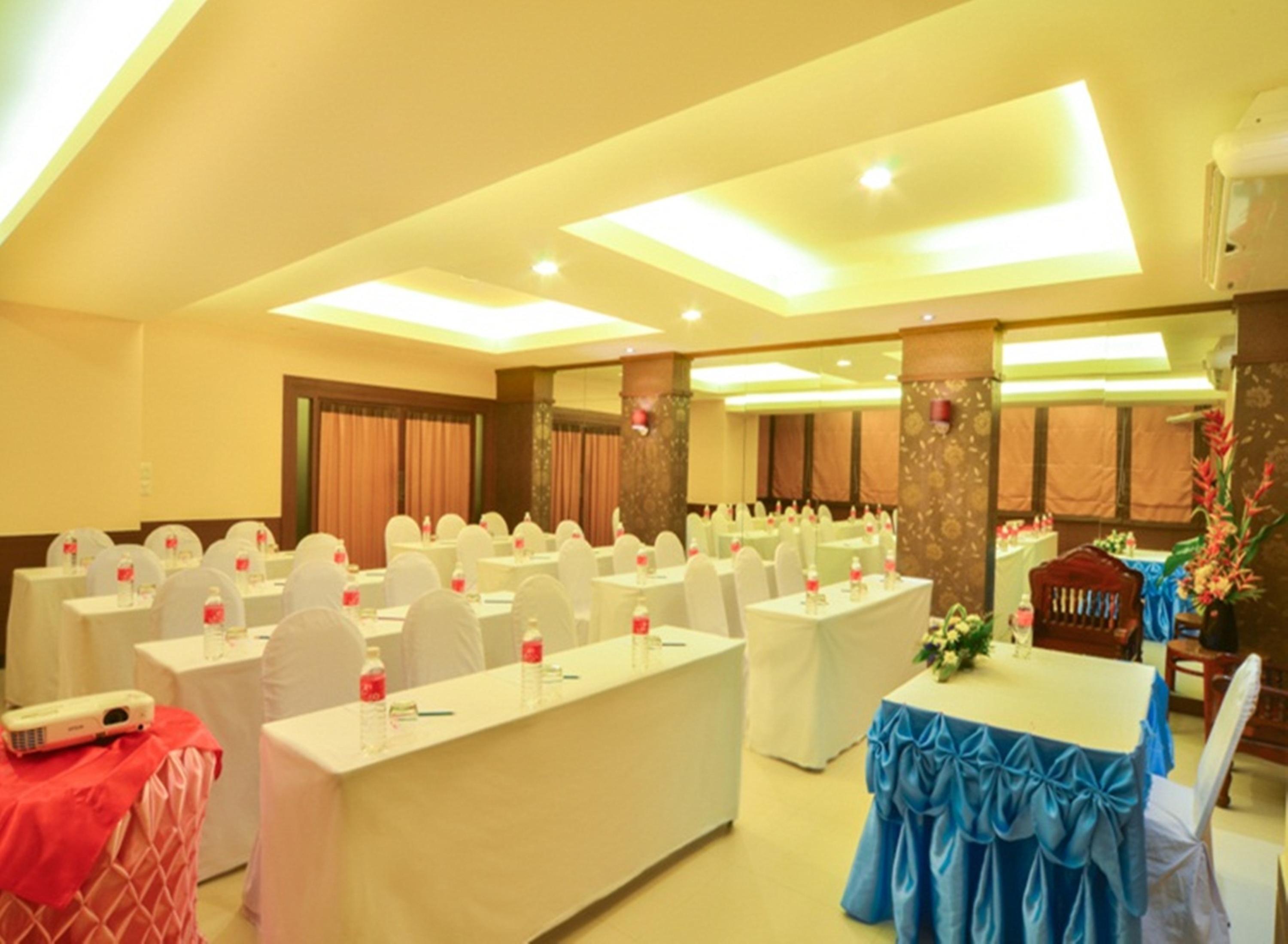 Eastiny Place Hotel